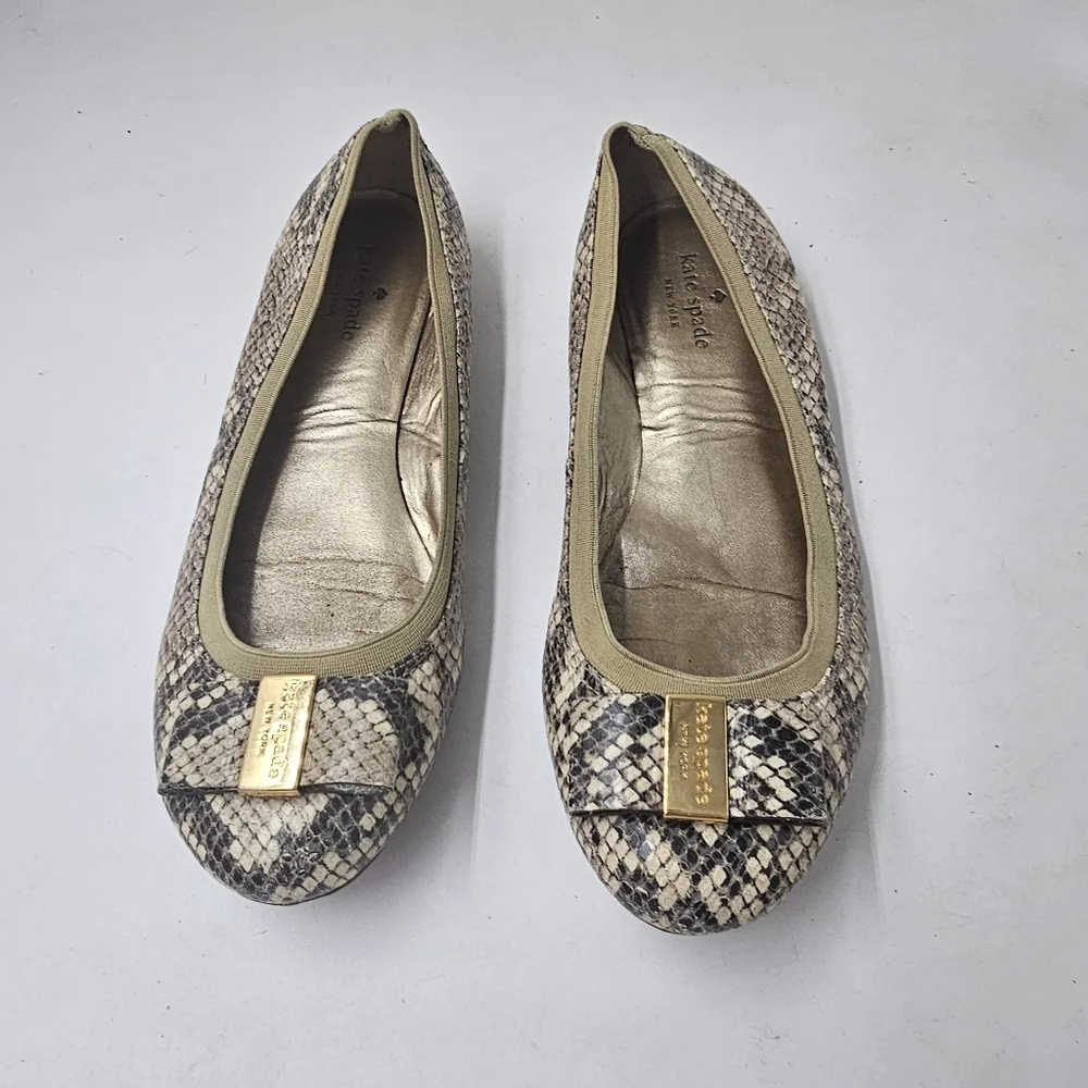 Kate Spade Tock Snakeskin Print Bow Ballet Flats Size 9.5 Gold Logo Plate Detail